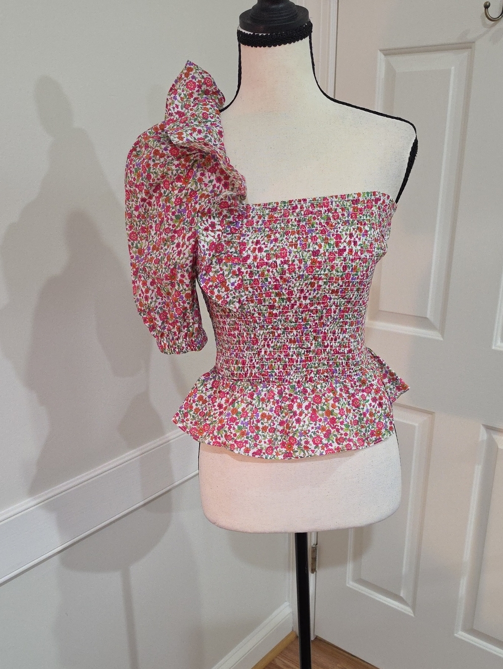 Vestique Floral One-Shoulder Smocked Peplum Top - Pink Multi - Size S